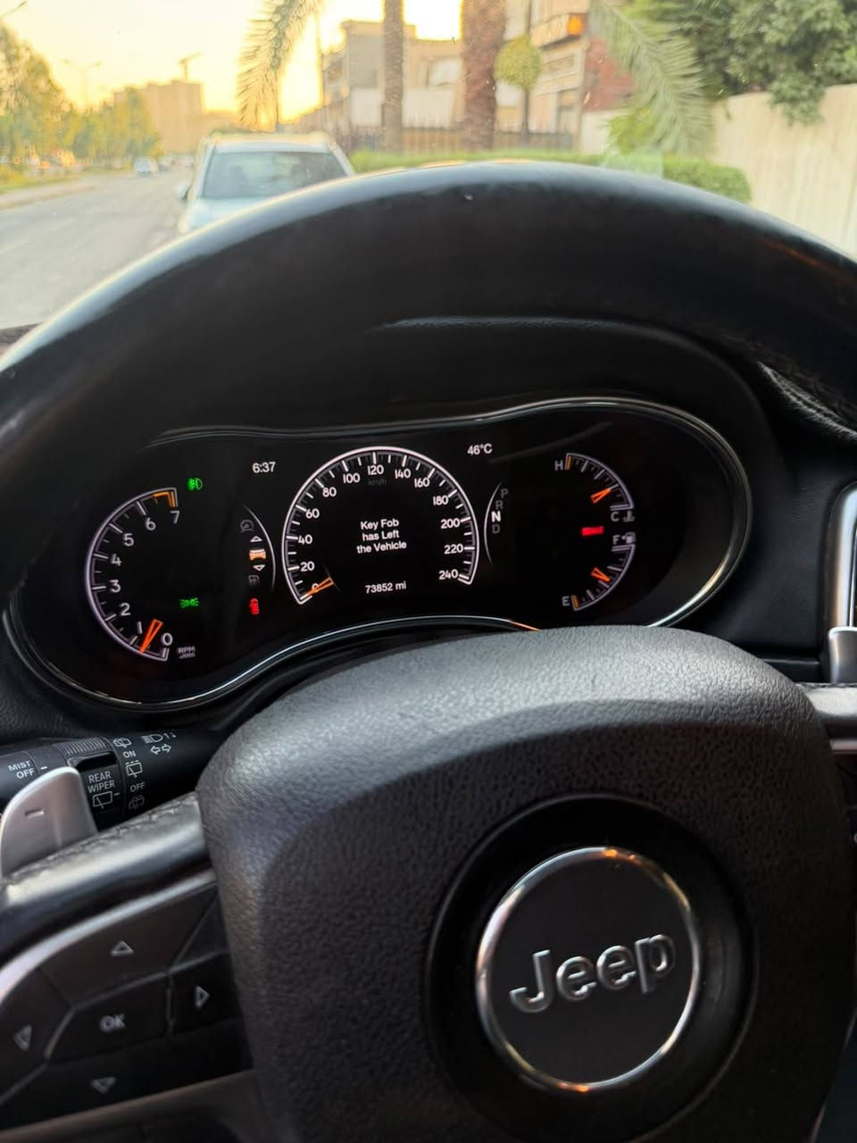 جيب شيروكي  .5 راكب بلاك توب
الموديل : 2018
المحرك : V6.  3.6L
السعر : 190 ورقه وبيه مجال 
العدد:٧٤ الف ميل
 
المواصفات :. 
* تحذير النقطة عمياء ⚠ .
* مرايا تعتيم ذاتي. 
* ويل قياس 20 انج .
* شاشه كبيرة . 
* نظام الخرائط (GPS) .
* المصابيح الأمامية زنون جديد.
* دخول ذكي. 
* بصمة. 
* تشغيل عن بعد .
* الصندوق الخلفيي كهربائي .
* مقعد السائق كهربائي.
* المقاعد الأمامية تدفئة .
* حساسات خلفية . 
* تدفئة ستيرن . 
* مانع تصادم خلفي .
* بلوتوث تلفون . 
* نظام التشغيل والاطفاء الاوتوماتيكي  
السيارة حادثها  امامي بنيد وصبغ جاملغات اماميه بدون حادث توحيد لون فقط بدون لغود بدون شاصي جديده مبيها اي نقص
* مانع تصادم خلفي .
* بلوتوث تلفون . 
* نظام التشغيل والاطفاء الاوتوماتيكي  

***********
