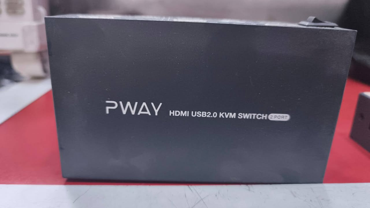أجهزة KVM Switch جديد امزون لربط حاسوبين بشاشتين (مع ضمان التجربة)
الوصف

السلام عليكم ورحمة الله و
متوفر أجهزة KVM Switch أصلية بحالة ممتازة وجديدة (امزون) تتيح لك ربط حاسوبين بشاشتين مع كيبورد وماوس واحد والتنقل بين الحاسوبين بضغطة زر واحدة.
 الأجهزة المتوفرة ومواصفاتها:
1️⃣ جهاز PWAY (موديل HDMI):
المنافذ: منافذ HDMI بدقة تصل إلى 4K.  
الوظيفة: ربط حاسوبين بشاشتين مع منافذ USB للماوس والكيبورد.  
التغذية: يعمل بكابل Micro-USB عادي (5V).  
2️⃣ جهاز Steetek (موديل DisplayPort):
المنافذ: منافذ DisplayPort عالية السرعة بدقة 4K @ 60Hz.  
الوظيفة: ربط حاسوبين بشاشتين ومزود بمنافذ USB 3.0 سريعة نقل البيانات.  
التغذية: يعمل بكابل Micro-USB عادي (5V).  

السعر (٣٠ الف) للقطعة وانطيك وياهن ١٠ كيبلات نقل ديسبلاي بورت وhdmi وكوابل طابعة وغيرهن بس يجن بدون كيبل تشغيل
