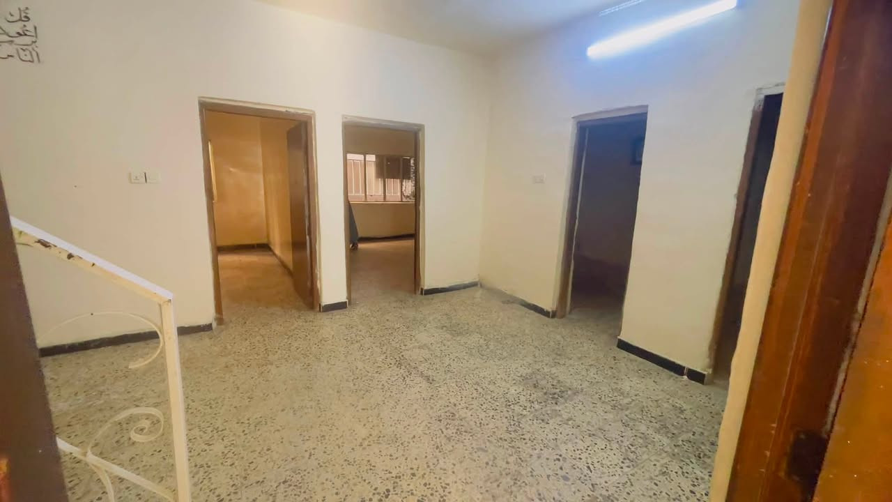 السلام عليكم / للأيجار

بدووووووون دلالالالية 

يالله يوجد بيت مساحه 200 متر 
غرفتين نوم 2 / استقبال / 
صاله حولية / سطح اولي وثانوي
خدمات داخلية خارجية ومنور وكراج
ماء بدون اي انقطاع ثابت خدمات كاملة 

السعر 550 ثابتر عوائل فقط 

موقع الدوره الكفائات المخابرات جهه سكانيا  محلة 848 
الاستفسار 

***********
