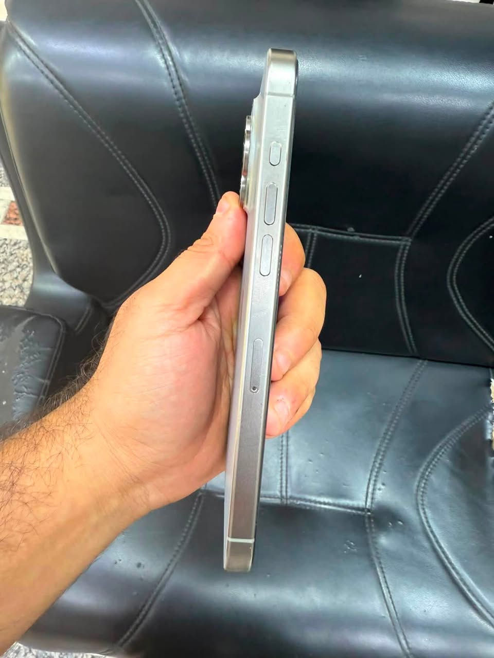 سلام عليكم
Iphone 15 pro max 
256gb
بطارية 87
جهاز نضافتة 95 بالمية على ايدي دبل شريحة 

السعر 950 وبي مجال 
مكاني بغداد العبيدي 
***********
