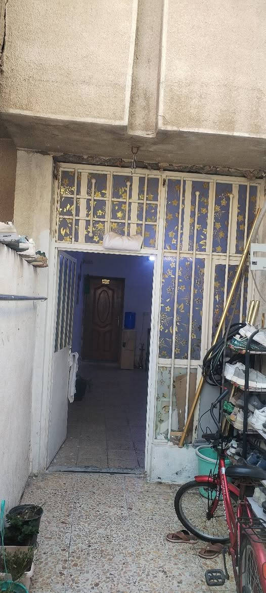 ١٠٠ متر في حي تونس افاق عربية قرب بهاء الكهربائي بناء الثمانينات يعتبر تفليش الواجهة ٥ والنزال ٢٠ السعر ٢٤٥ مليون
***********
