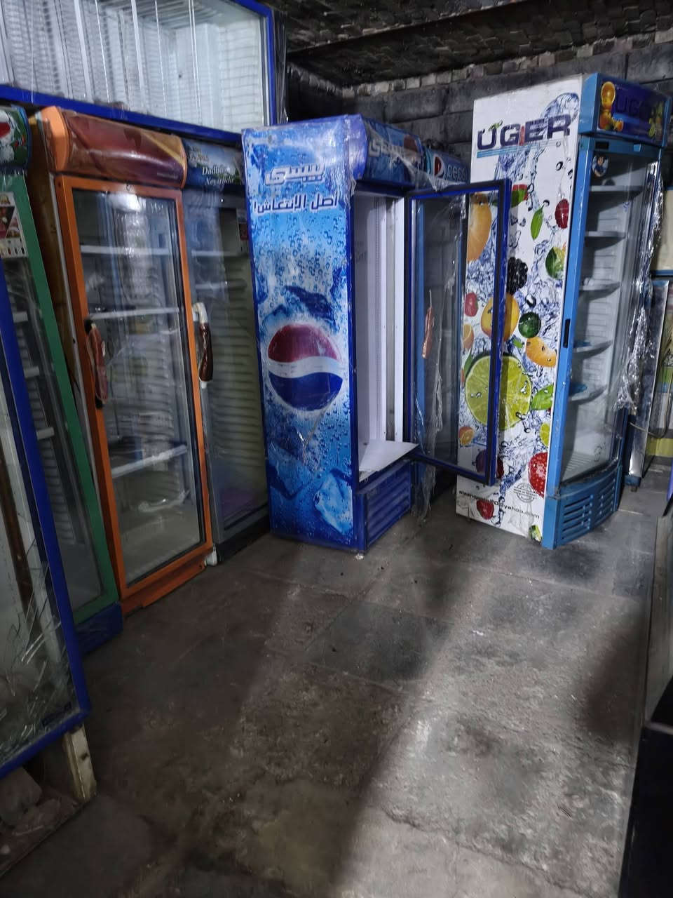 يوجد وجبه جديده من العارضات العموديه والطرحيه ومجمدات وثلاجات بأسعار مناسبه شرط الشغل والتبريد مع نظافه السلعه للاستفسار ع الرقم ***********عنوان ناصرية شارع صلاه الجمعه مقابيل ساحه العمال سابقاً معرض تبارك الرحمن
