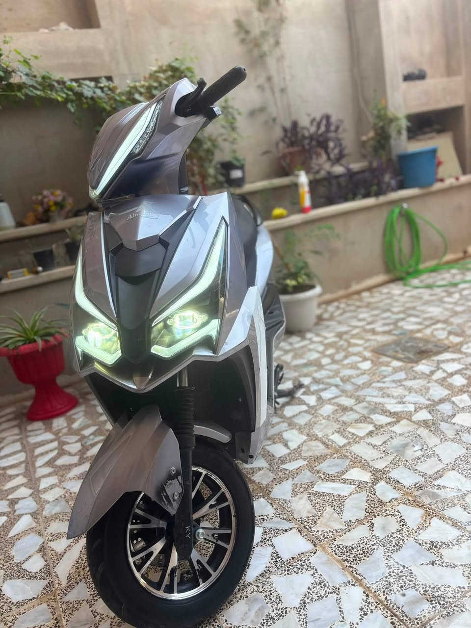 سكنس 6 بطاريات مسطره اكبر شي ب السوك
ملف عقل بطاريات شرط الفحص 

يمشي مسافه 40-55 كيلو 

سويج + بصمه تشغل عن بعد مانع سرقه قفل ستيرن 

اشاير يمنه يسره لايت عالي ناصي رماشي هورن

نضام بك كلو شغال مابي اي نقص 

السعر 460 بي مجال 

العنوان موصل حي الحدباء

***********

***********
