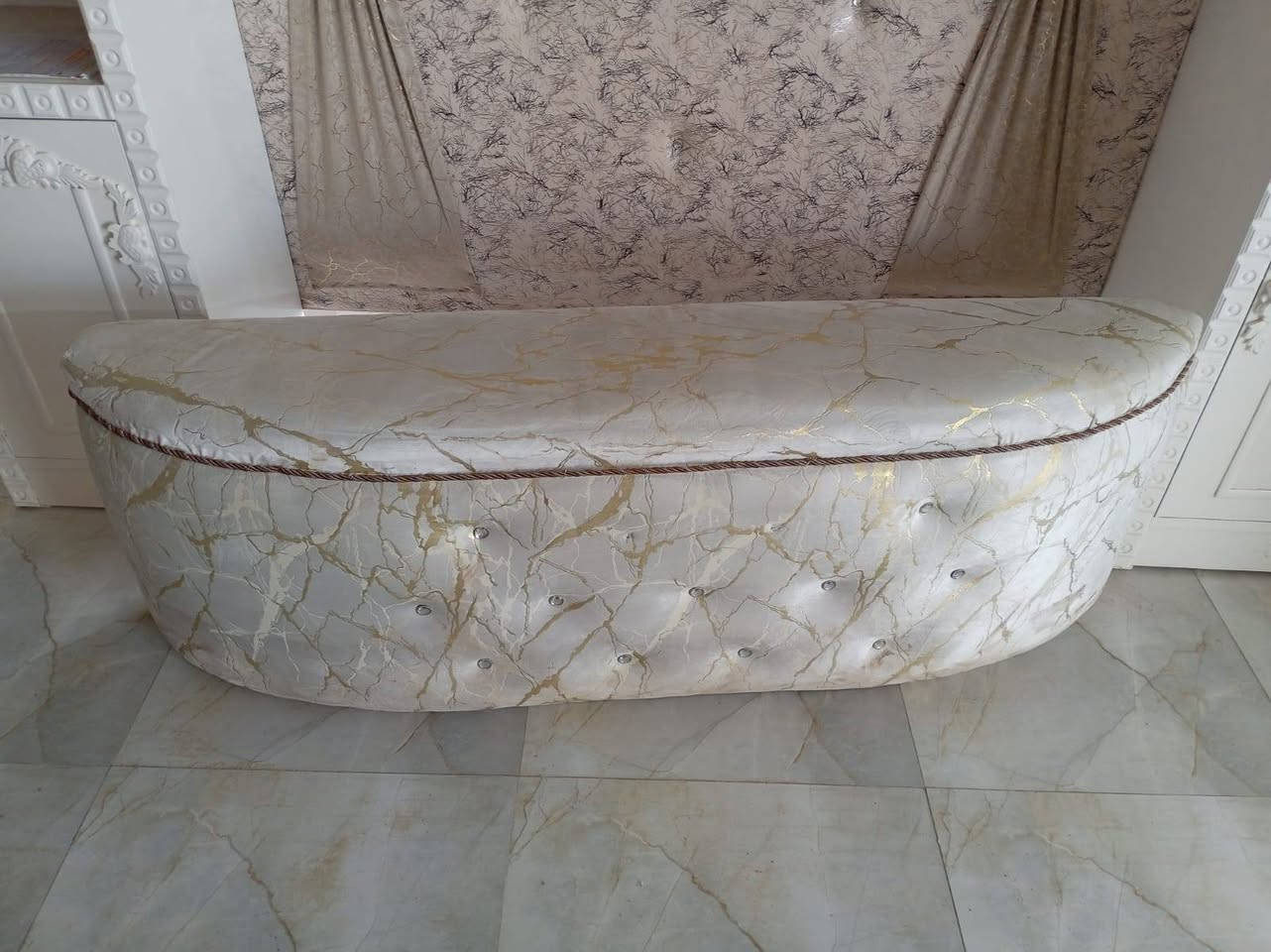 السلام عليكم غرفه خشاب  للبيع السعر مليون راسلني او اتصل ودلل ***********
