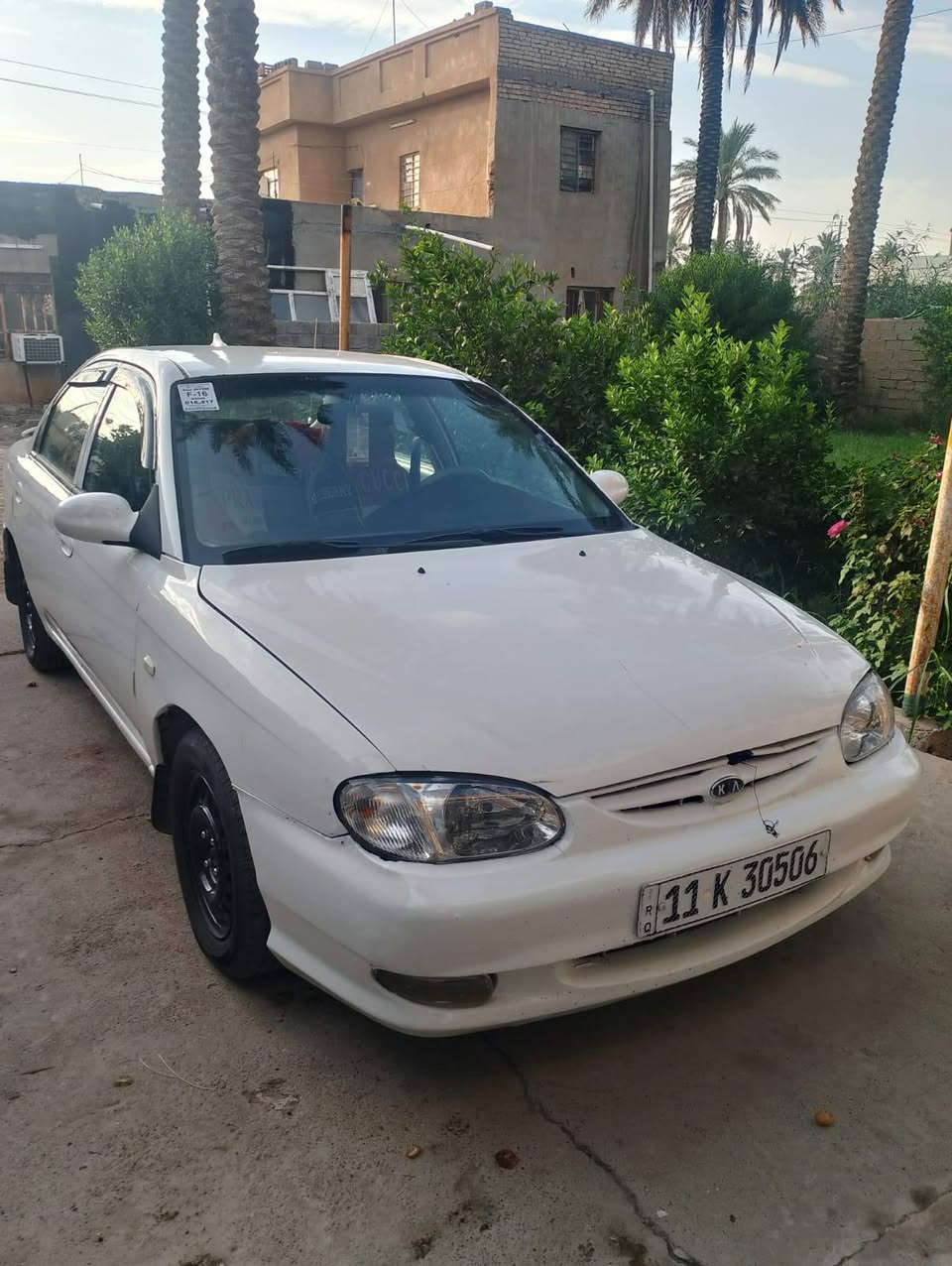سلام عليكم كيا سيفيه موديل 2000سياره جديده كله شغال كهربائي أو تبريد كله شغال رقم بغداد نكليزي رقم تليفون ***********
