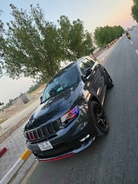 كراند شيروكي لمتد • ٢٠١٦ • هيمي ٨ سلندر