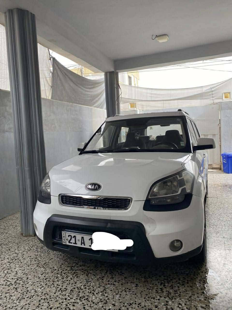 كيا سول موديل 11 رقم سليمانية بشرط تحويل والغرامة 
السياره بسمي 
مكينه وكير بشرط لا صرف ولا بخار ممفتوح 
صدر وتايرات جديد كاعيه وكشنات مغلف 
مكفوله من الصبغ فقط مكانين بارد كما موضح بسونار 
العنوان كلار سليمانية 
رقم الهاتف ***********
السعر 93
