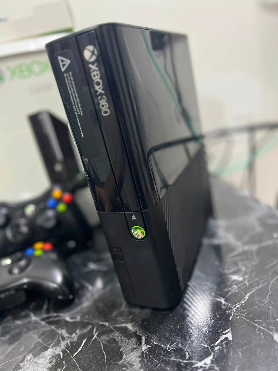 جهاز Xbox 360 Super Slim كامل مكمل للبيع 

الجهاز نظيف جداً ومهكر جاهز على هارد 250GB، يجي ويا كارتونته وكل ملحقاته الأصلية!

✅ جوستكات ثنين أصلية.

✅ هدية: شاحنة وبطاريات.

✅ محمل بأشهر وأقوى الألعاب: (GTA V - PES - FIFA - Need for Speed - Minecraft - Spider-Man).

💵 السعر: 135 ألف وبي مجال الشراي 

📍 الموقع: بغداد / الدورة (تتوفر خدمة توصيل لكل المناطق).
📱 للتواصل والحجز: مسنجر أو واتساب: ***********
