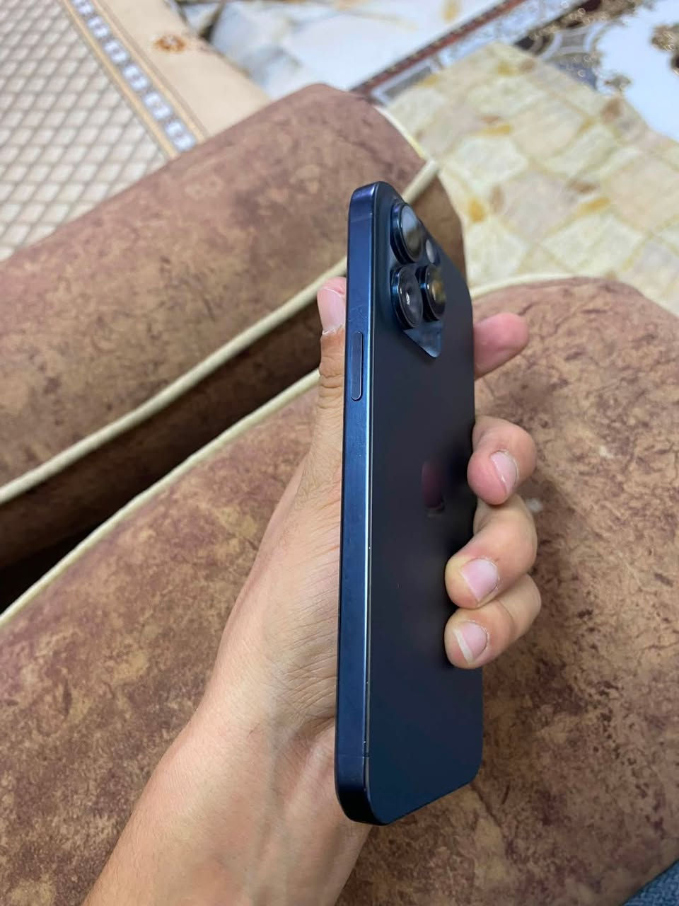 15 برو ماكس الجهاز بلادي ونضيف 🔋88 ذاكره 256 مشحون 353 مره فقط الرصعه الي بصوره ممأثره عل جهاز ابدد سعر 950 بي مجال الاستفسار ***********:
