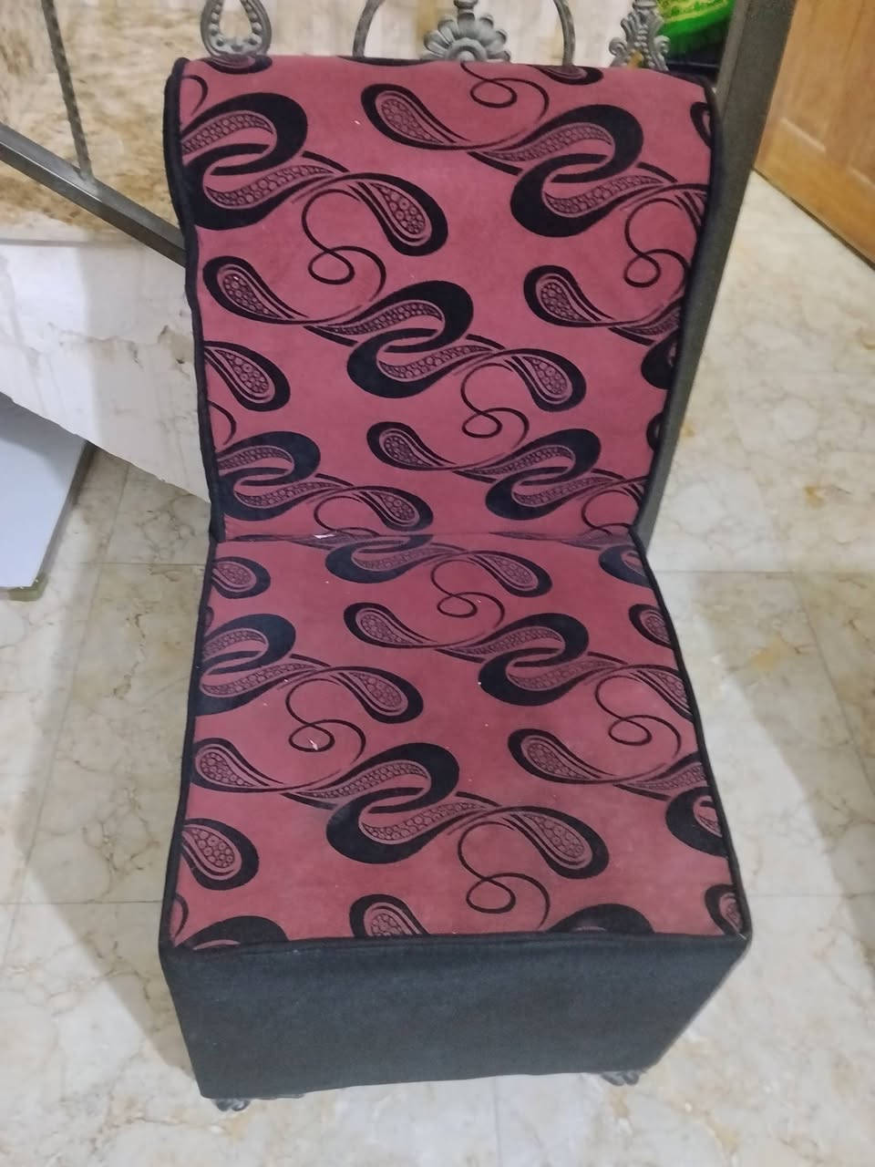 للبيع تخم بي ضرر بسيط 7مقاعد سعره 250
مرجوحه عش جديده بدون اي ضررسعره 100
ميز طعام 4 مقاعد جديد بدون ضررسعره 100
بغداد الدوره ***********
