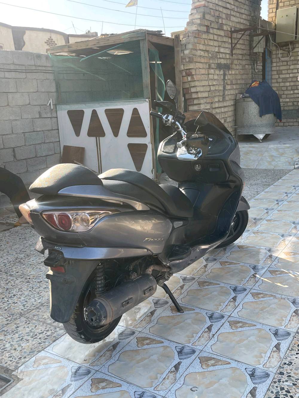 فورزه 08 عميه 
كهربائيات   كفاله عامه كله شغاله
 لون فيلي 
دراجه ولا غلطه 
 محرك. 250cc 
سعره750 
رقم ***********