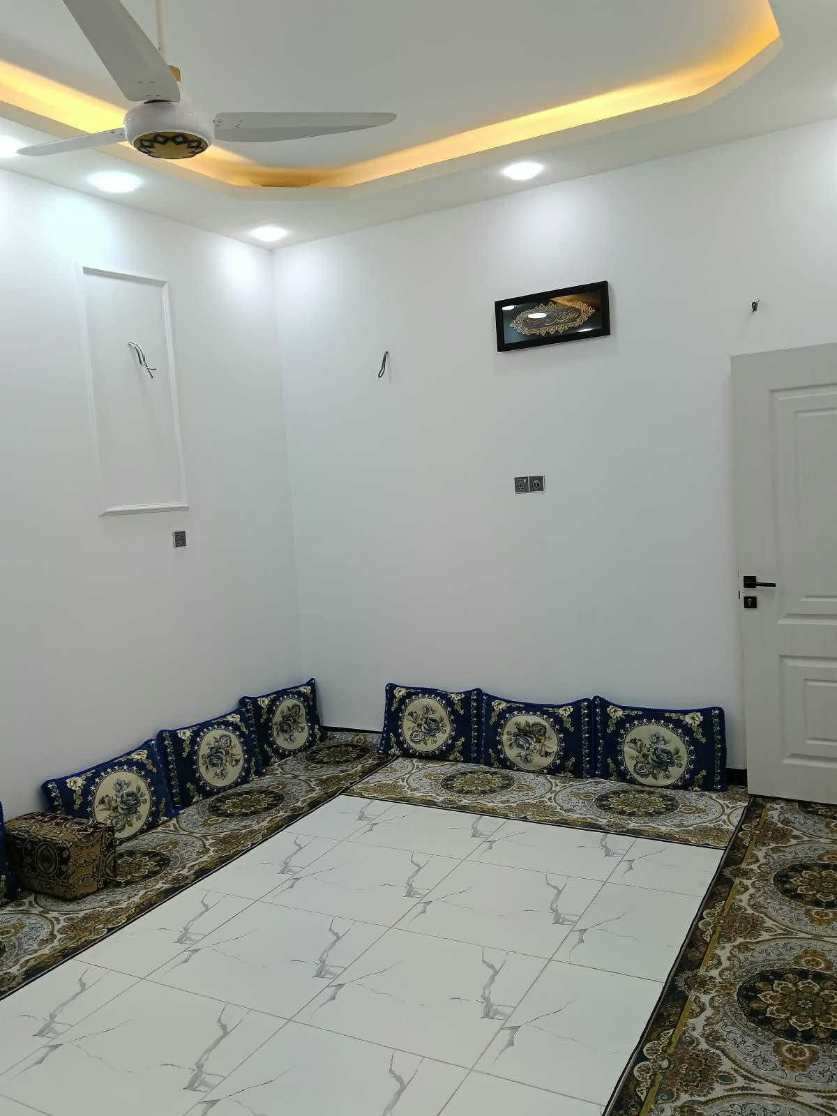 نجف شارع المطار • ١٠٠م • ٣غرف