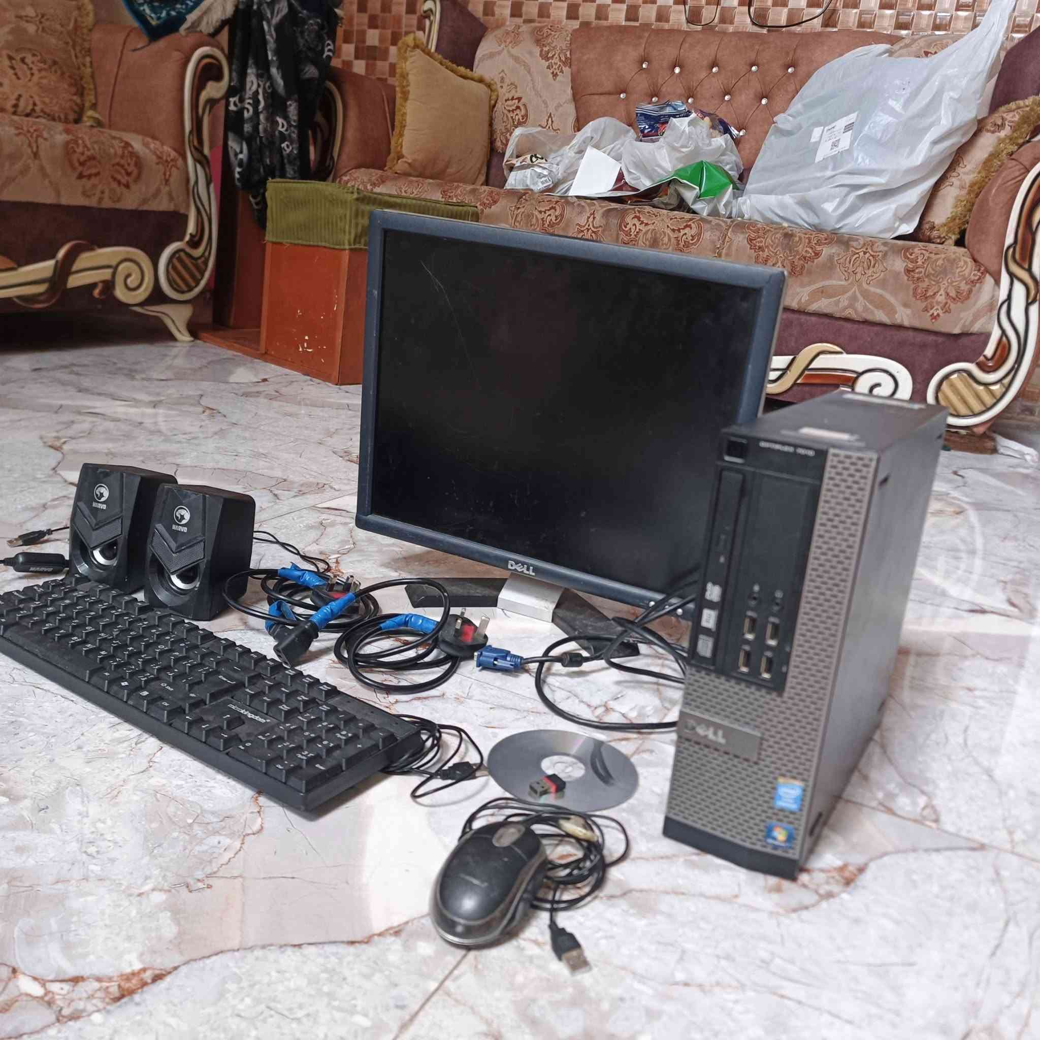 حاسبه Pcللبيع مستعمله شي قليل محدثه وندوز 10 تكدر تنزل بيها اي شي يعجبك ومكفوله من اي عطل او خلل ترجعها عليه ويجي وياها ماوس وكيبورد وسماعه اصليه وكيس وشاشه ووايرات التشغيل
السعر 99الف مكاني الكوت 
*********** هذه رقمي تكدر تتصل علي وبيه وتساب وتكدر تراسلني على الخاص
