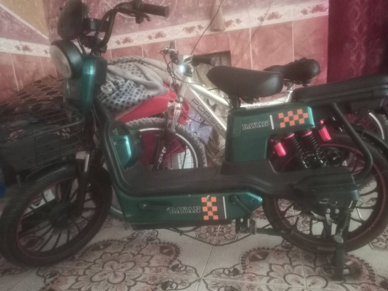 مكانها بصره الزبير سعرها 100,000 بيها مجال***********
