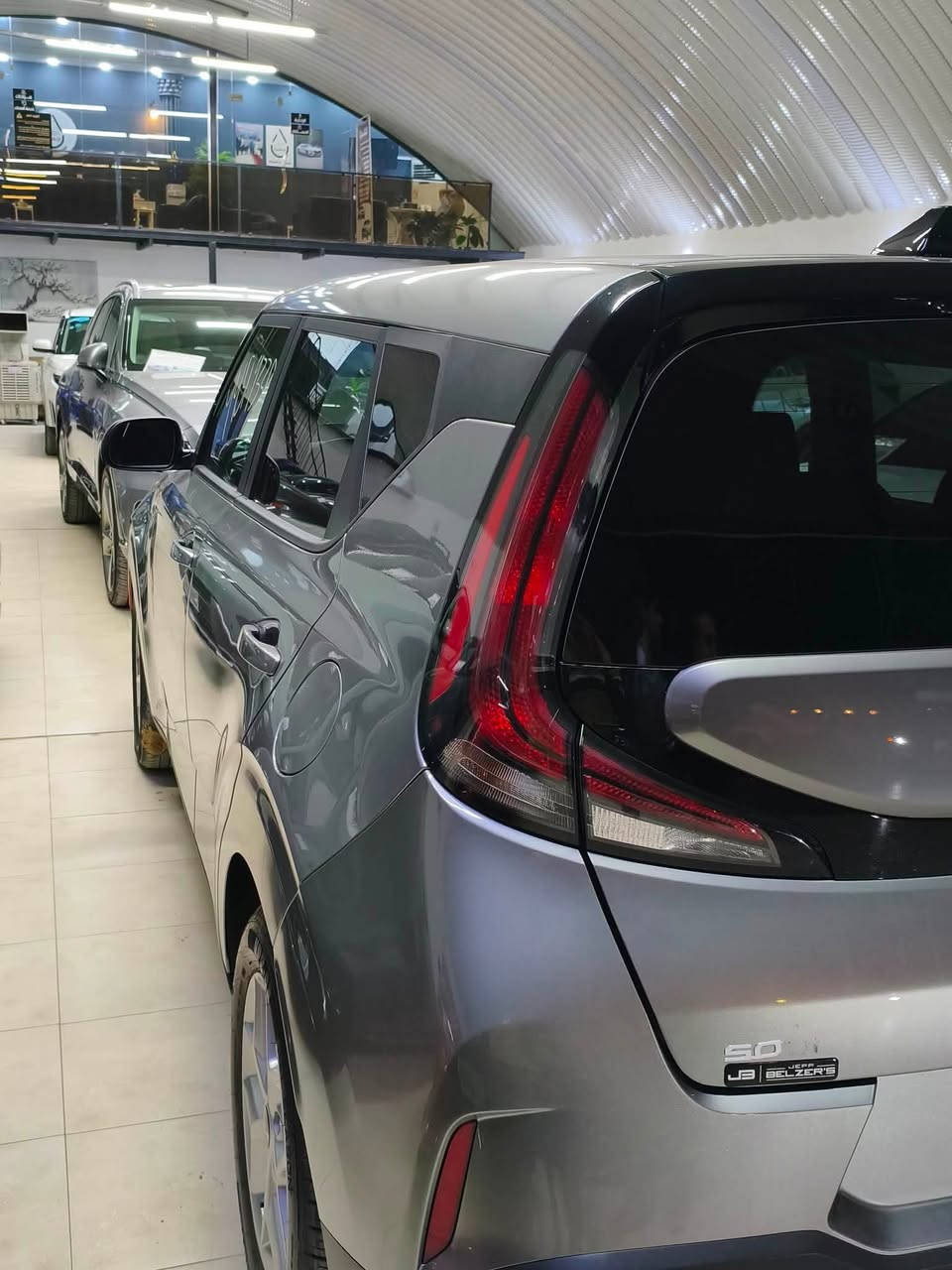 جميرا _ حلة _ شارع الكورنيش

نوع السيارة : صول LX 2024
الحادث : بدون صبغ بدون تبديل بدون ايرباك 
دعامية فقط
الممشى : 34000mi
بدون رقم
السعر : 143 ورقة وبي مجال
________________
للاستفسار : م. مصطفى جميرا
 ***********

