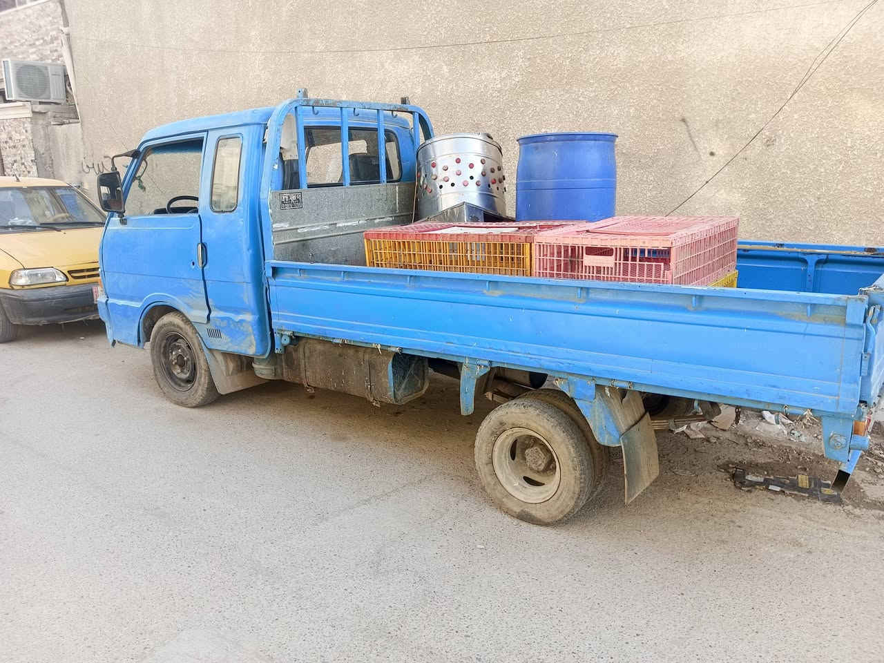 السلام عليكم 
كيه حمل 1995 سيار نضيفه محرك وكير مكفولات حداديه جديده قماره وربع سبعه 
جنكال السياره بغداد الدوره ابو دشير  للاستفسار *********** عارضيها ب 37
الواتساب ***********
