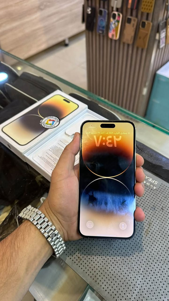 آيفون ١٤ برو ماكس • ٢٥٦ غ.ب. • بطارية ٩٢٪