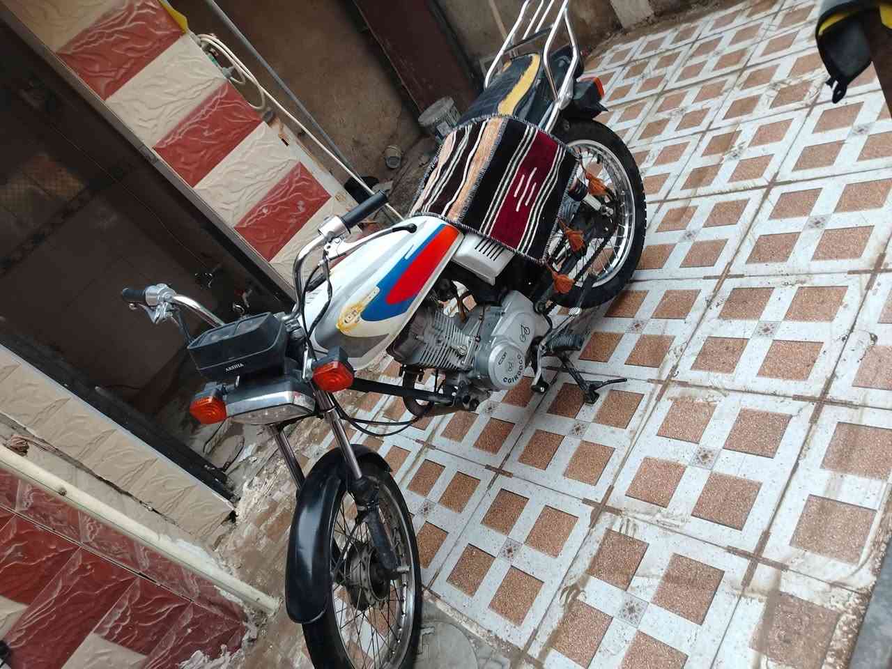 سكنر • اوراق باسمي • مديل ١٨