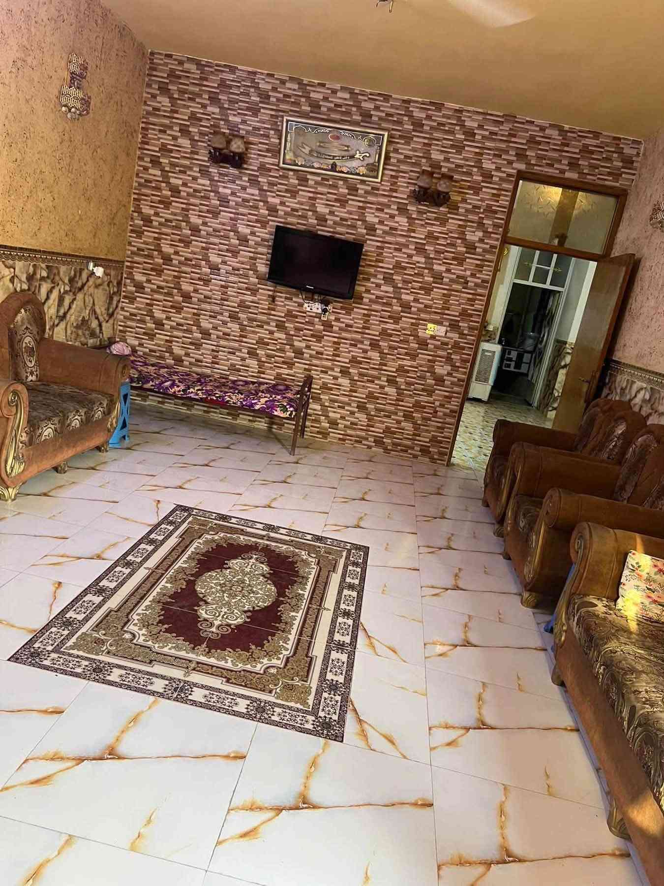 السلام عليكم
دار للبيع بمساحة 200 متر طابو صرف بيت حديث وطابقين يتكون من اربعة غرف وصالة ومطبخ واستقبال الطابق الارضي اما الثاني متكون من غرفتين كاملات وصالة وحمام البيت ما يقارب ال 14 سنه من البناء يعني موقديم الطابق الارضي كامل من كلشي الثاني فقط عوزه تطبيك الصالة فقط العنوان منطقة الالفين  شارع  الشبكة الفرع الي مقابيل حيدر الوكيل 

للاستفسار مراسلة الحساب او الاتصال  على الرقم *********** متوفر واتساب
