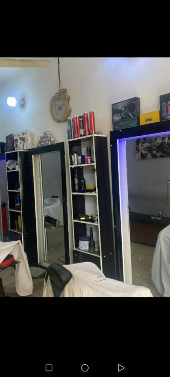 أدوات حلاقه البيع فول نظافه كلمن وسعره جادين فقط

