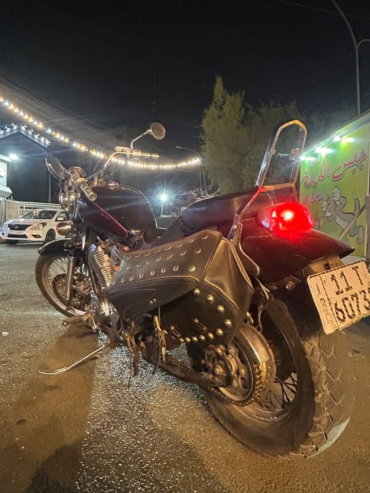 السلام عليكم
هوندا ستد 400cc 

مكينه و كير ناعمات لا تنقيص ولا تبخير 

صالنصة كاتم 

رقم و سنوية تحويل ثاني يوم 

زنجيل جديد و كابريتر توني منظفها 

دهم كله امزويل و مي راديتر كله اخضر زيتي 

نقصها الصفاحية اليسرة و الاشاير الخلفيات وحده انكسرت و الثاني شالها ابو التوصيل 

مكاني بغداد الكرادة 

للاستفسار 

***********
