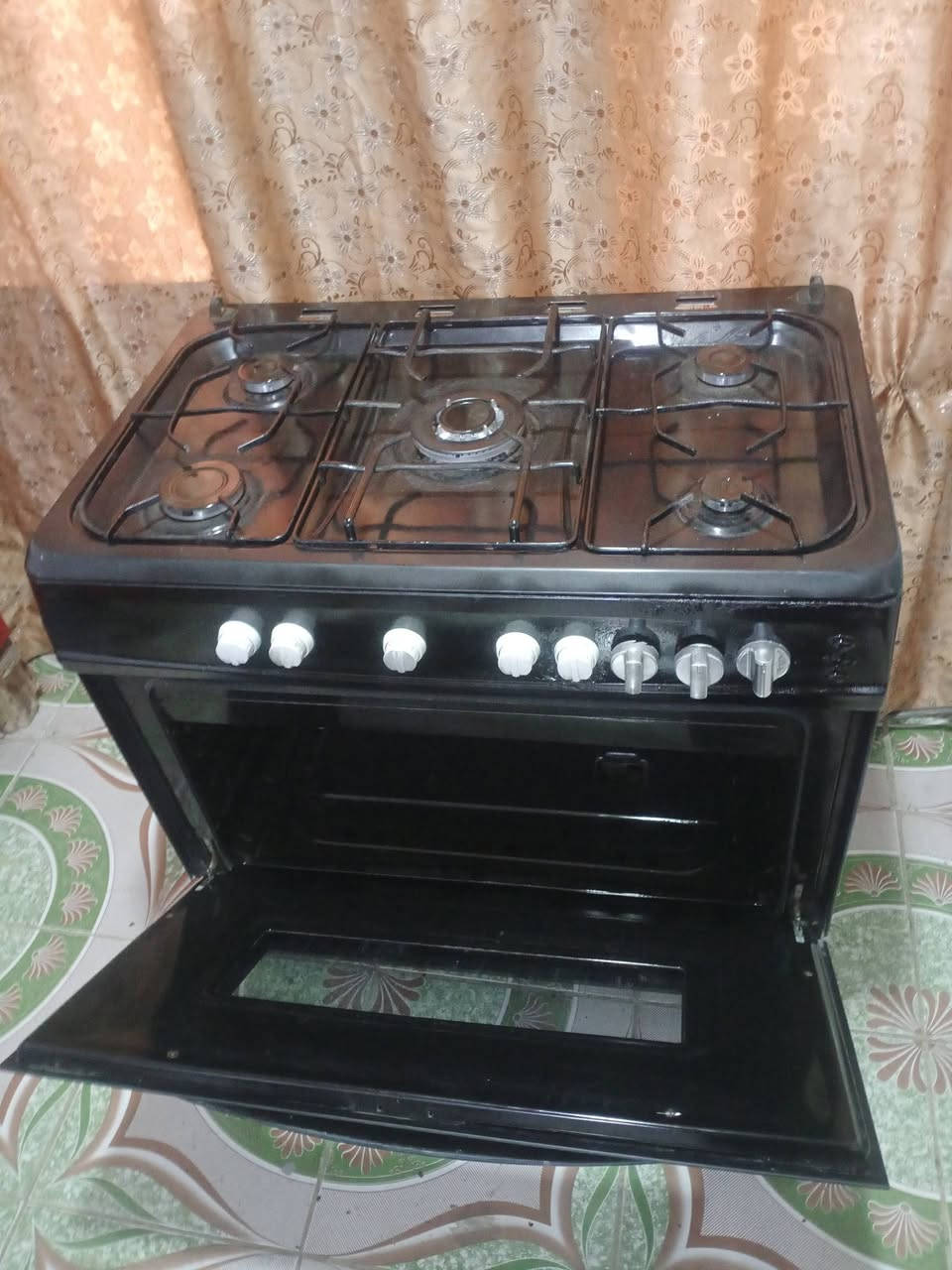 طباخ اللبيع ومكانه زين القوس وتتصل ع رقم الهاتف ***********
