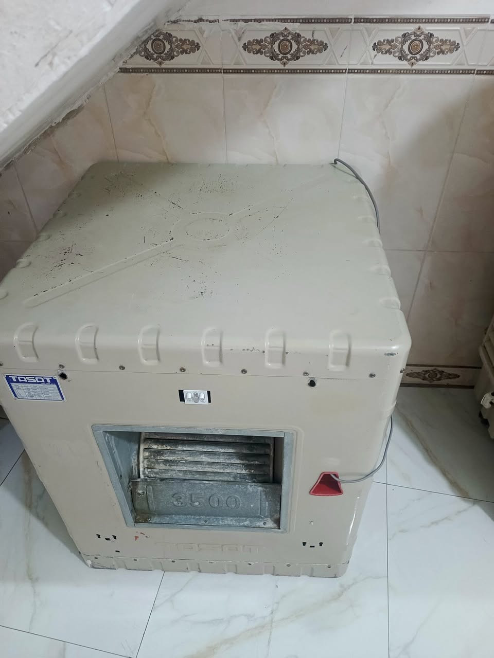 مبرده للبيع ع فحص ابلاديه حجم كبير ماطور نحاس السعر 100 وبيها مجال استعمال قليل العنوان كوفه ***********
