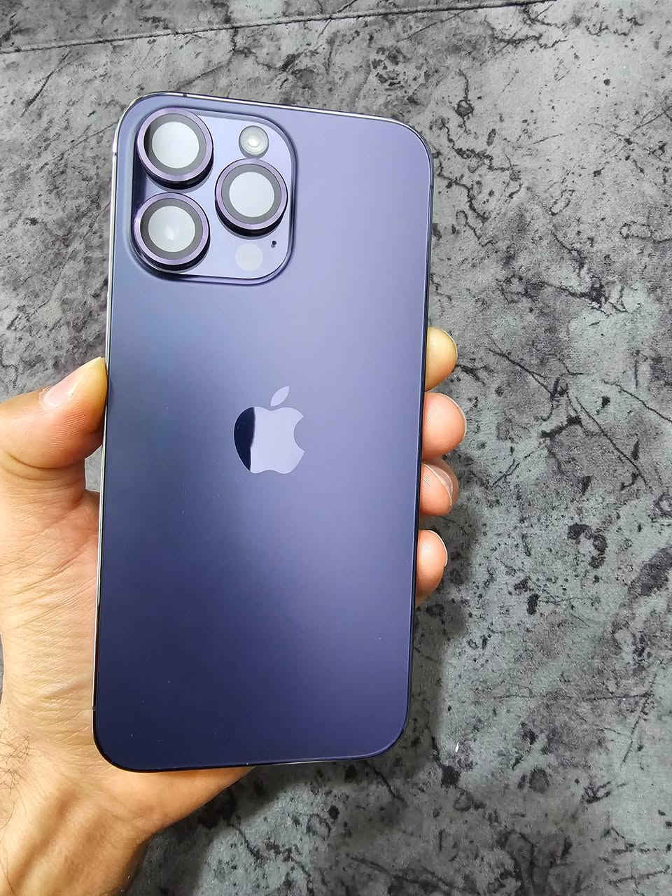 ايفون 14 pro max بلادي ما مفتوح ذاكرة 256 بطارية 82 مع شاحنة ماستر اصلية تنسي الشحن سعرة 840 وبي مجال بسيط المبايل مال جناي ومكفول من كلشي وضمان يوم رجاء الي مو شراي لا يكسر بالسعر هاتف او واتساب ***********
