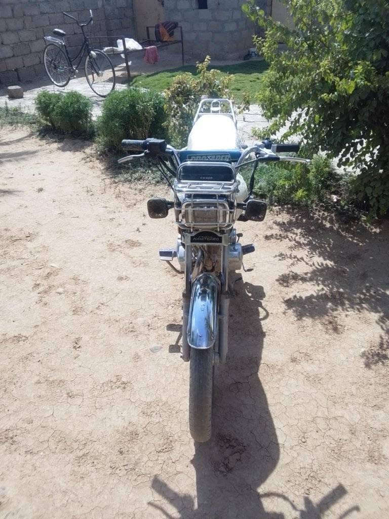 السلام عليكم يوجد موطور البيع الفين 2024    سعره   550.  وبي مجال شي بصيط باقي تفاصيل اتصال عل رقم ***********
