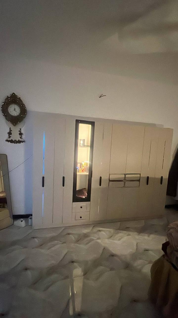 غرفه تركيه للبيع الصور واضحه كبالكم سعرها 750وبيها مجال ***********
