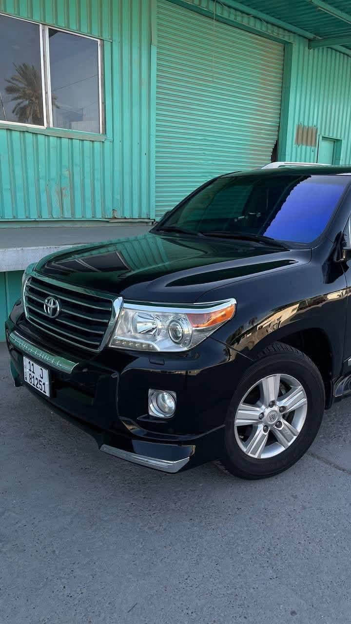 لاندكروزر موديل 2013 GX.R خليجية السيارة بدون صبغ وبدون تبديل رقم بغداد مكينة 6/4000 مواصفات شاشة كامرة
فتحة بصمة لايتات زنون اصلي كشن كهرباء…. الخ
السيارة جديدة ومال جناي محافضين عليها 
مكانها ساحة عدن 
السعر 330
رقم ***********
