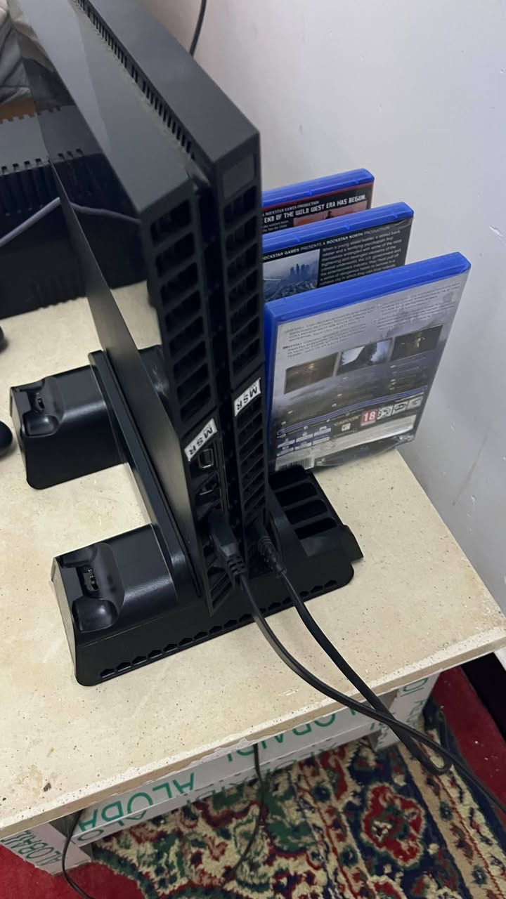 السلام عليكم

للبيع جهاز ps4 فات اونلاين

مع يوبس اس و قاعده تبريد و تلث اقراص 

السعر: 230 وبي مجال
 
الرقم: ***********
