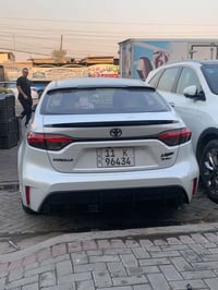 كورلا بلاك ادشن موديل 25 ماشية 51 السيارة مكفولة ماعدا ثلاث اصابع يحتا...
