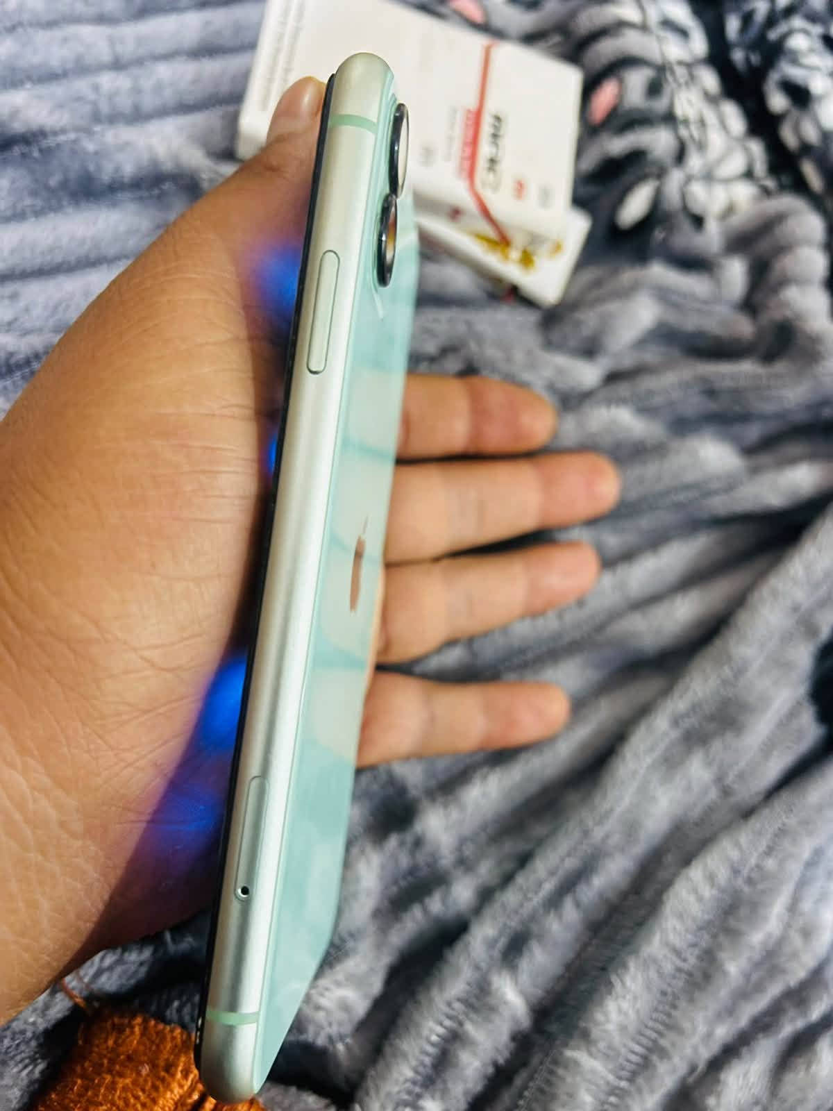 ايفون ١١ • ذاكره ١٢٨ • بطاريه ٧٣