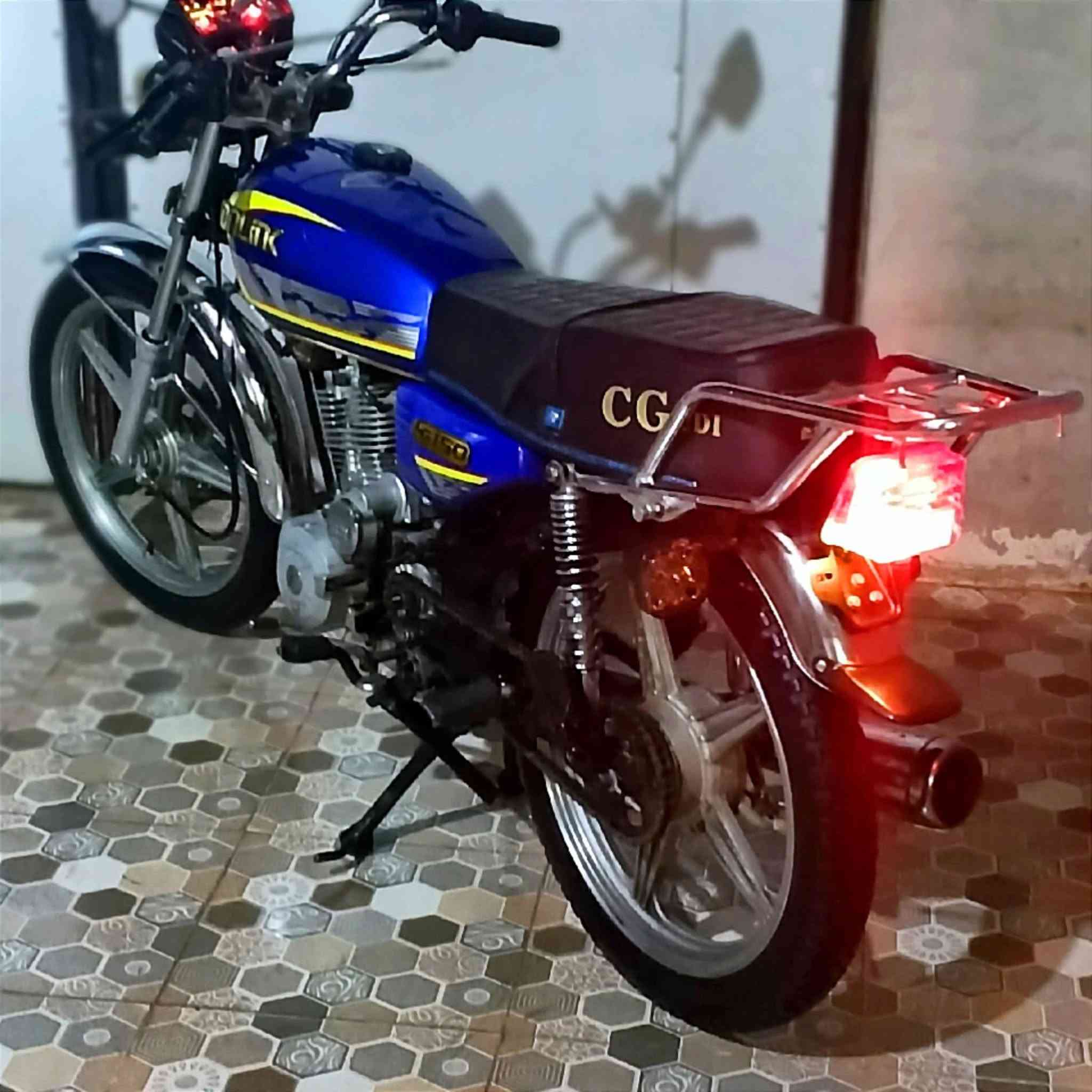 دراجة سيڤان سولنك الجيل الأول محرك150 مراوس بدراجه شحن مع فرق ينطي
نظيفه بعده زيروو شغاله نكره وسلف
جاهزه مابيه اي نقص للاستفسار اتصال ع رقم 

‏‪***********‬‏
