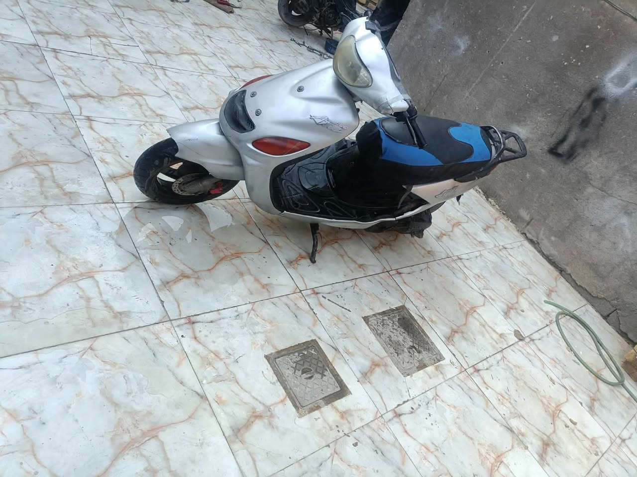 لبيع كلشي مابيها فقط صوت قليل بصالصنة تصليحة ما يتجاوز العشر الف 
السعر ٢٨٠
*********** وتساب
