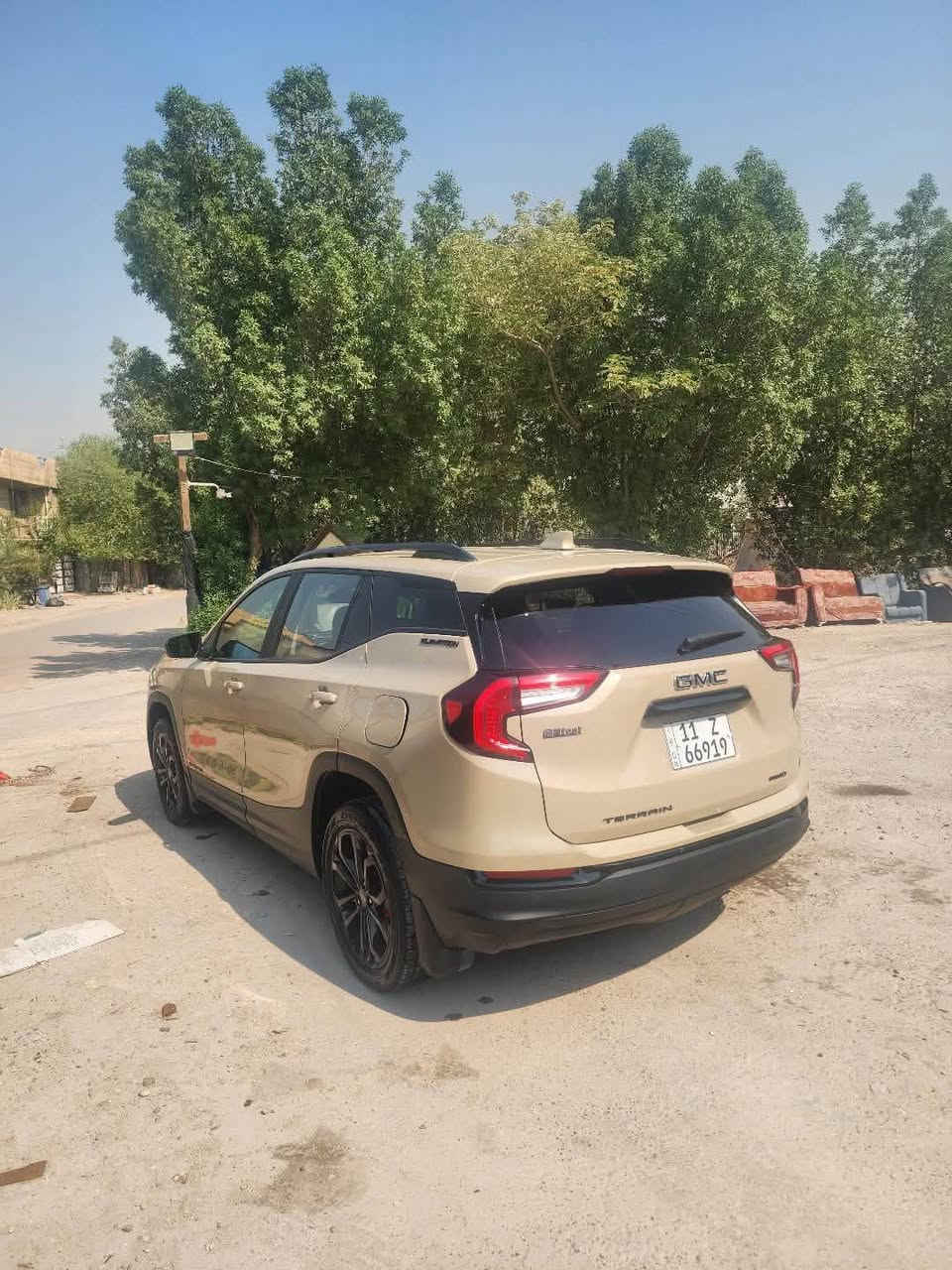 السلام عليكم
جمسي تيران 
مديل ٢٠٢٣
ماشية ٥٥ الف كيلو 
حادثها جاملغ و بنيد  و جنطة
السيارة نضيفة كلش 
السعر ١٦٠ 
‏رقمي 
*********** 
واتس ***********
