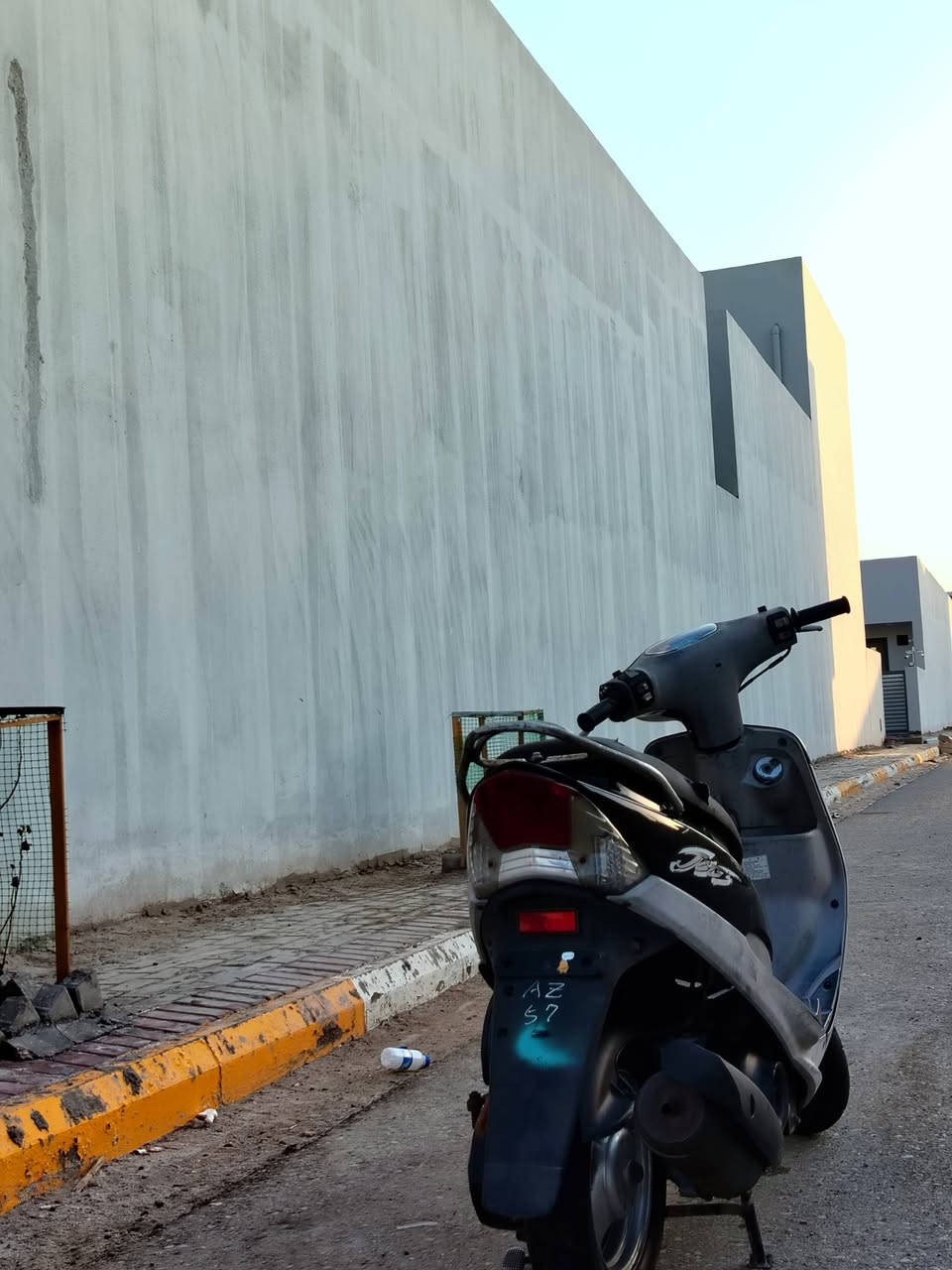 السلام عليكم دراجه ماكس للبيع
الدراجه نضيفه شوفت عينك كفاله مامفتوع بيه برغي كلشي بيه بلادي وين مايعجبك افحص السعر 950 وبيها مجال بسيط  ***********
