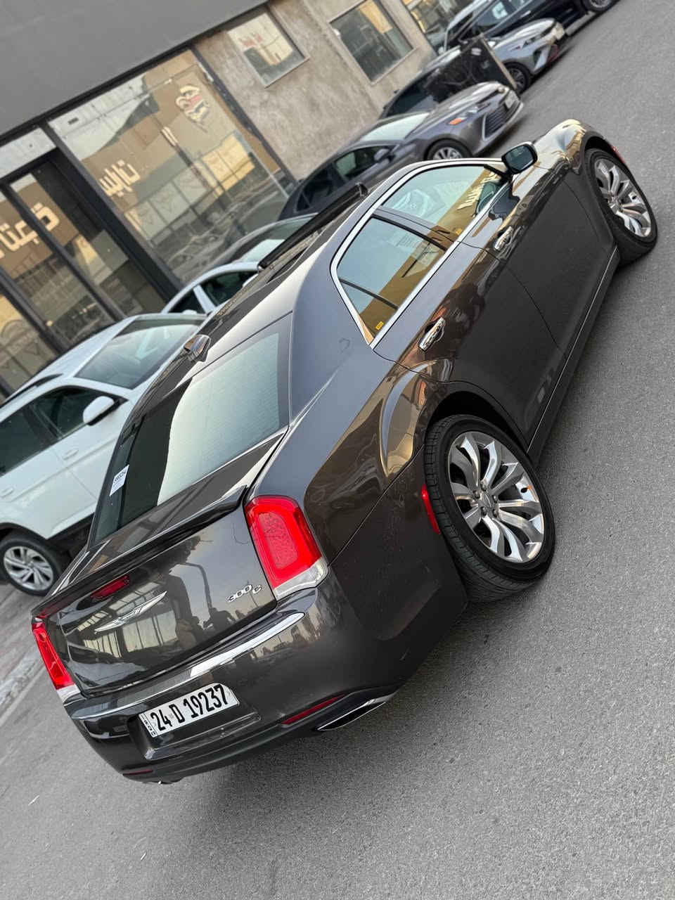 السلام  عليكم ورحمة الله وبركاته

‏‎‏‎       ——— للبيع  ———
🔥🔥🔥🔥225$🔥🔥🔥🔥
كرايسلر اوباما   — Chrysler Obama

‏‎‏‎وراد امريكي —  بدون ايرباك   

‏‎‏‎الموديل           — 2017 

فئة.                 — 300C 

حجم المكينه   — 3600/ V6

‏‎‏‎المسافه المقطوعه — 107 mil حقيقي شرط 

‏‎‏‎حاله السياره. — بدون صبغ السياره بدون تبديل 
مكان تعديل بارد فقط سياره كفاله عامه 

‏‎‏‎المواصفات 

‏‎‏‎- بصمة تشغيل 

‏‎‏‎- بصمة أبواب 

‏‎‏‎-تشغيل عن بعد 

- فتحة سقف ( بانوراما ) 

‏‎‏‎-ترحيب عند الاقتراب 

‏‎‏‎-كشنات جلد 

-كشنات تدفئة مع تبريد مع خزن 

- گير ماوس 

‏‎‏‎- رادار جانبي 

- شاشه ديجتال 

-برده خلفيه 

-حساس خلفي 
‏‎-رادار خلفي 

‏‎‏‎-شاشه كبيره تدعم نظام الأبل كار باي ونظام الاندرويد 

‏‎-تدفئة ستيرن

‏‎-اوتو هولد 

‏‎‏‎-كشنات تدفئة 

‏‎‏‎- ستيرن بحركه كهربائيه 

‏‎‏‎- تبريد مركزي 

‏‎‏‎- بگ لايت LED 

- ليد نهاري 

‏‎‏‎-كرسي السايق بحركة كهربائيه 

‏‎‏‎-تحكم ستيرن جهتين 

‏‎‏‎-تحديد سرعه 

‏‎‏‎-مانع انزلاق 

‏‎‏‎-كامره خلفيه دواره 

‏‎‏‎باقي المواصفات المعروفه 

‏‎‏‎السعر         225$ 🔥🔥

‏‎‏‎رقم السياره    —دهوك شرط التحويل 

‏‎‏‎موقع  السياره — الموصل/ جانب الايسر مدينه المعارض الجديده
معرض الركن الذهبي 

‏‎‏‎للأستفسار.     — *********** - *********** موصل, نينوى

