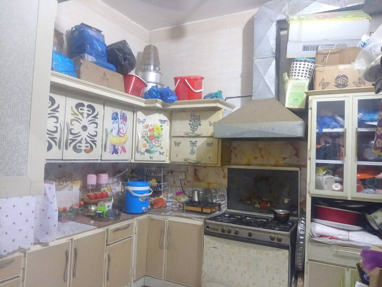 بيت ١٠٠م أمامي صب كونكريت درجة اولى بل مدينه السعر ١١٠وبيه مجال وهاذا الرقم ***********
