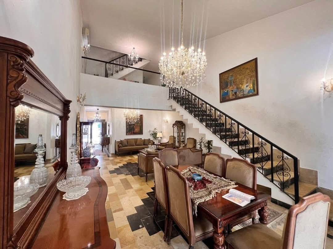 🏡 دارين تونات للبيع – الجادرية / مربع عاتكة
✨ فرصة مميزة للسكن الراقي في أحد أرقى مناطق الجادرية

🔹 الحالة: كلاسيك

🔹 التصميم: من تنفيذ شركة فرنسية

🔹 المساحة الكلية: ٣٠٠ متر

🔹 الواجهة: ١٠ متر

📍موقع هادئ ومميز مناسب للسكن العائلي أو الاستثمار.

📞 للاستفسار والمعاينة:

***********

***********

🏢 شركة عصر حمورابي للاستثمار والتطوير العقاري

📍الكرادة – شارع العطار – بناية عصر حمورابي

🔸 نستقبل جميع العروض العقارية

بيع • شراء • استثمار

#الجادرية #مربع_عاتكة #دار_للبيع #عقارات_بغداد #استثمار_عقاري #شركة_عصر_حمورابي #عقارات_الجادرية
