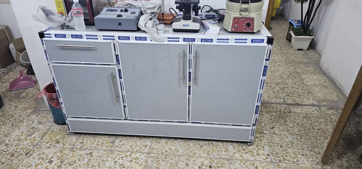 أغراض مختبر جانبي للبيع
متوفر مايكروسكوب
سنترفيوج
جهاز هرمونات ايكروما 
مايكروسنترفيوج
جهاز سبكترو نوع ابل
جهاز بلروبين
بايبيتات
حاضنه
حاسبة
طابعه
جهاز ups
كاونتر جديد
مبرده 
ترولي
***********
