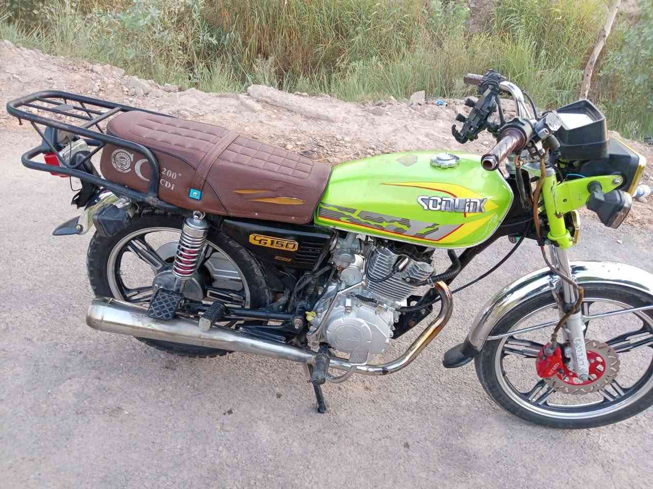 سلام عليكم  دراجه سيفان موديل 24اوراق موجوده محرك 200Cc
كهربائيات شغاله او تايرات جدد او محرك خير من الله  سلف شغال اوياله ما بيهن ولا ضربه تجي تفحص او تمشي بيهء بس نقص واحد يده مال بريك دراجه  تجي تفحص او تمشي  السعر، 600او بيهء مجال  المكان بغداد المدائن سلمان باك التصال ***********
