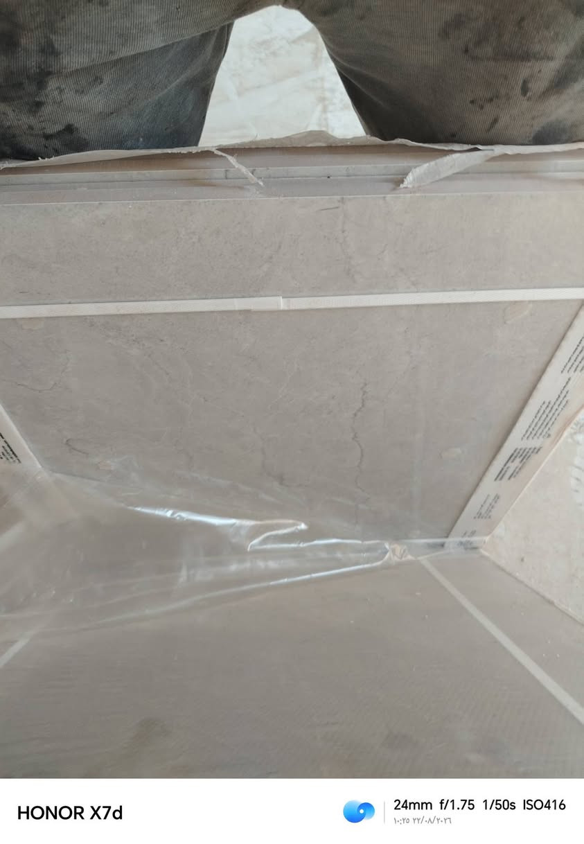 سلام وعليكم من رخصة مدير الاكروب المحترم بورسلين شركة إيفا 60×60 درجة أولى الرصاصي ٥كارتون الأبيض ٧كارتون التواصل على الرقم *********** المتر ١١ اخذتا قيم بل يرضا بي الله
