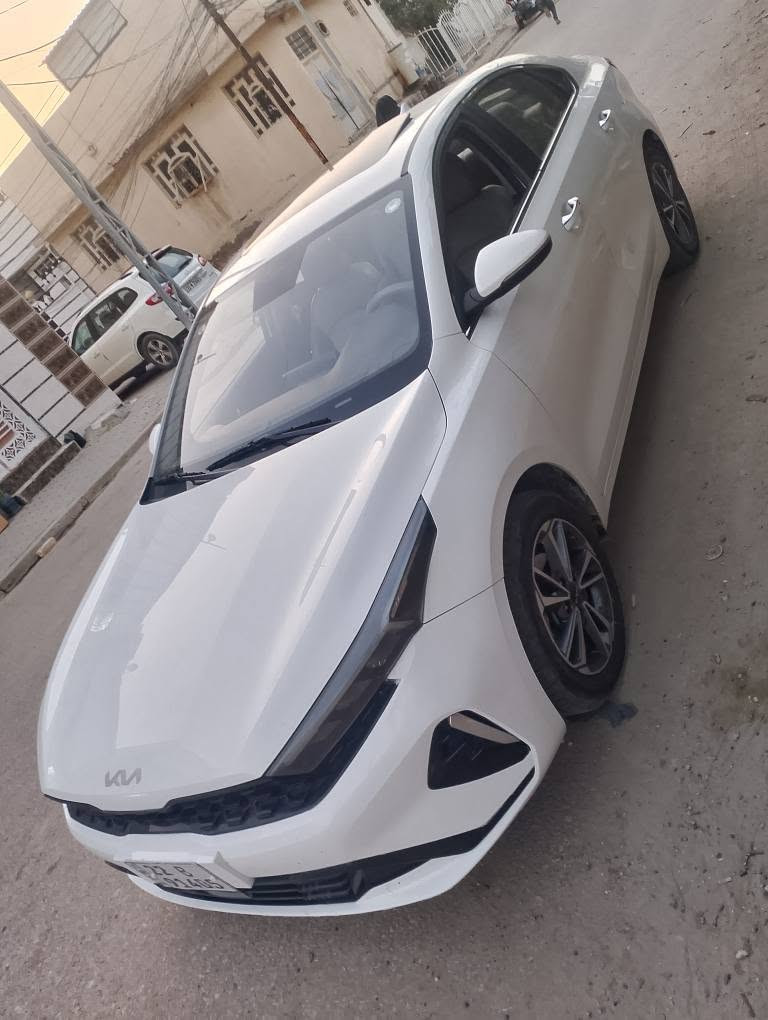 السياره k3 مديل 2022 جديده وجاهزه من حداديه وكير ومكينه ومنظومه تبريد جديده وتبريدها ثلج وباتري وتايرات جدد 
السياره بيها قطعتين صبغ بالدور مال جاملغ الخلفي والباب السعر 125 وبيها مجال
*********** النجف, العراق
