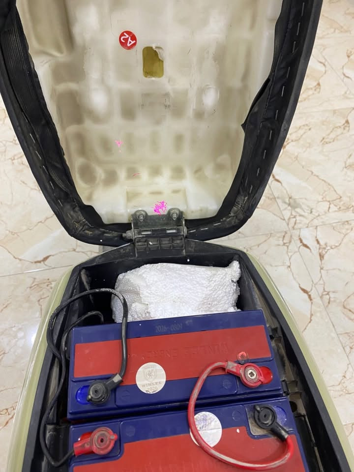 دراجه شحن آر ٩ للبيع موديل ٢٠٢٦ بيه  ٥ بطاريات ٣٢ أمبير السرعه ١٠٩ بيها سويت  و بصمه و سيم كارت  المكان البصره القبله السعر ٤٠٠ وبيها مجال للشراي ***********
