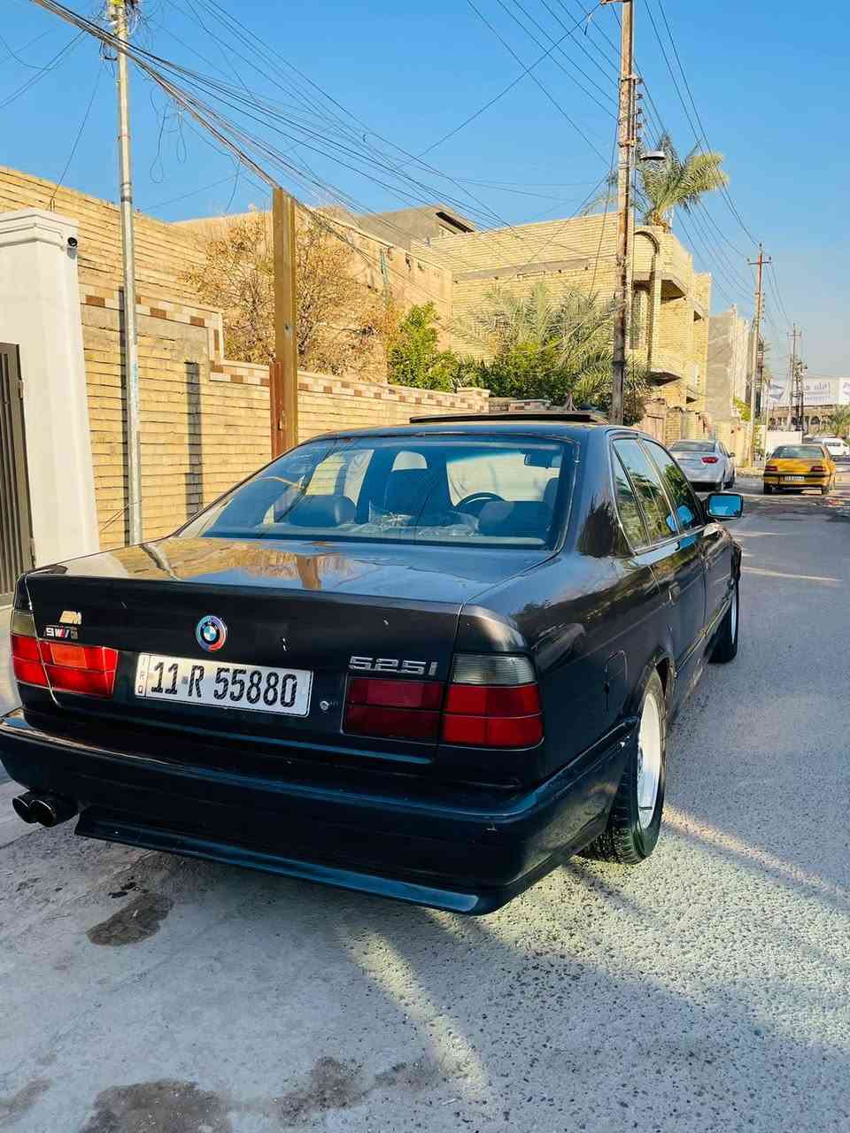 السلام عليكم
BMW 525i🇩🇪للبيع 
🪐اصل525
🪐حاليامكينه 6-25 مسكر 
🪐عدله مشروطة حاوية
🪐موديل1992
🪐رقم بغداد دولي
🪐شرط التحويل 
الصبغ للجماليه فقط 
🪐اللون اسود غير محدد 
🪐 تبريد شرط ثلج
🪐سلايد روف طكتين
🪐منظومت زنون اصلية
🪐حدادية امامية وخلفية
🪐جديده 100‎%‎ 
🪐ادامه كاملة للمنضومات الاحتراق من فيتبم الى اخره 
🪐راديتر  او حاضن جدد انسى الحماوه نهائياً
🪐سستم صوت مضخم 
🪐غرفه جديده كشنات جلدmكهربائي
🪐 دبل كومبيوتر 
🪐تخم ويل خلية اصل 
🪐وبي تخم تاير جديد اقل الشهر من شديته 
باتري جديد بعده بل ظمان 
🪐سنتر لوك شغال
🪐جام كهربائي ٤ شغال
🪐كل تفاصيل السياره شغاله 
🪐كهربائيات بدون جطلات 
🪐السياره بيه نصبه كلش حلوه وكاعده واحلى من الصور

🪐مكاني بغداد البياع

🪐السعر 58$💵

🪐للاستفسار***********
