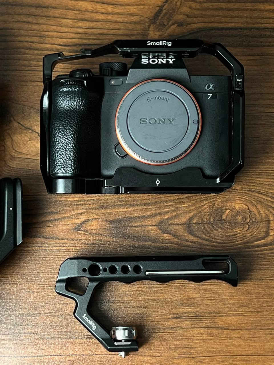 كامرة sony a7m4 شترها 39 الف نظافة 100% هية والكيج من smallrig والتوب هاندل كارتونتها وشاحنتها وكل كيبلاتها جديدة وعليها لزكة شاشة السعر 2,000,000

عدسة سكما 24-70 فتحة 2.8 الجيل الثاني نظافة فول كارتونتها وغراضها وجنطتها كاملة السعر 1,000,000

عدسة سكما 70-200 فتحة 2.8 نظافة 100%
كارتونتها وغراضها وجنطتها كاملة السعر 1,350,000

مكاني بغداد خاص ما موجود اتصال او واتساب ***********
