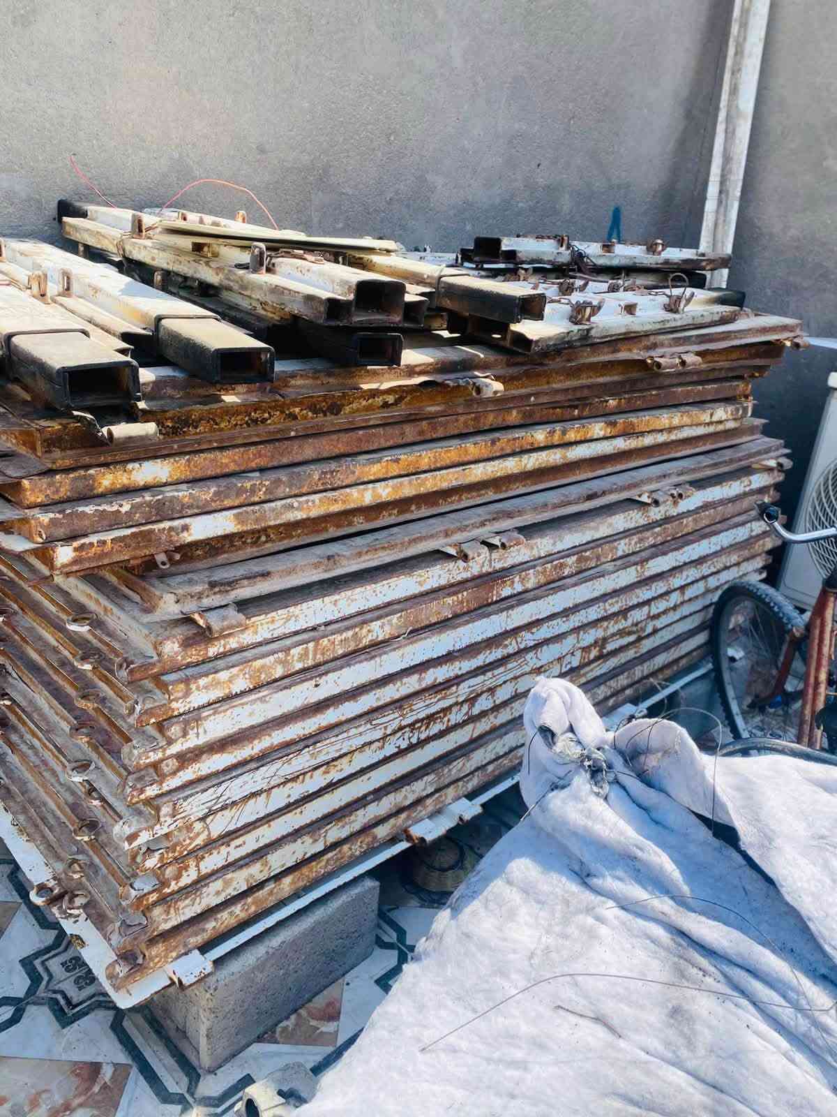 السلام عليكم عربانه للبيع دار القصاب 3 محاور طول 13/60 جناب + تعلاوات كامل جوبلس جبير كفاله عامه السعر 125 بيها مجال للاستفسار (***********) مكان بصره اني مكلف بل نشر
