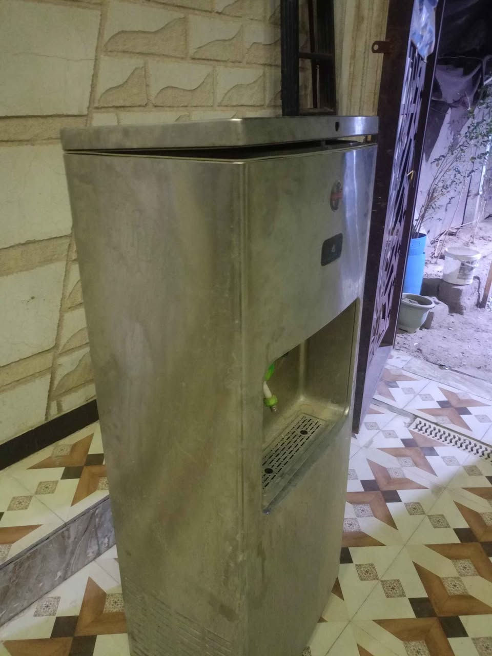 براد حساوي شغال وبي ضمان سعره 225 
للتواصل *********** ناصرية, ذي قار
